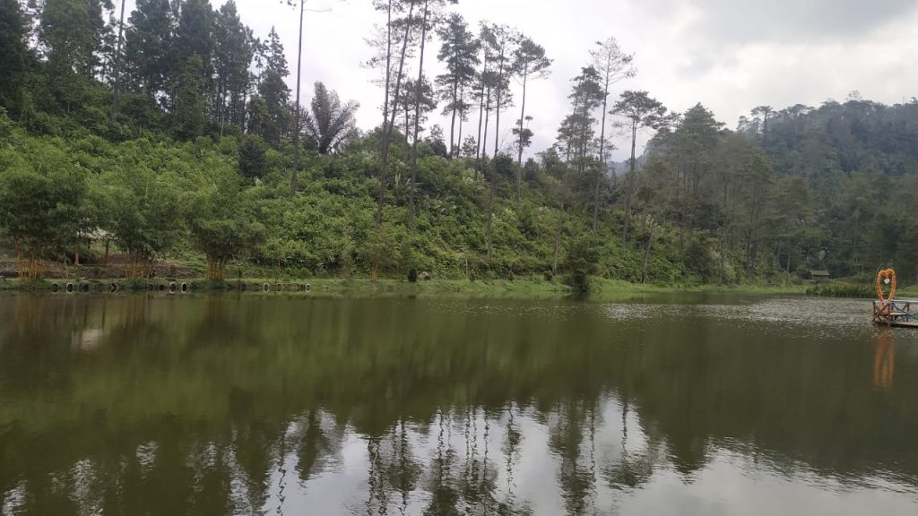 Pemandangan Telaga kumpe banyumas