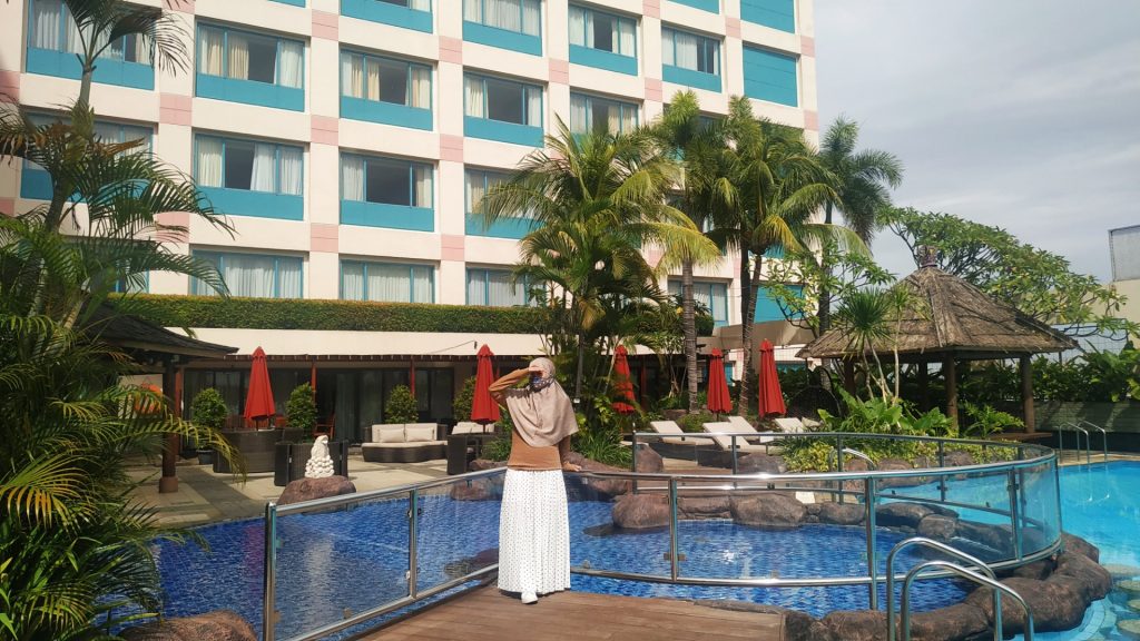 kolam renang hotel 