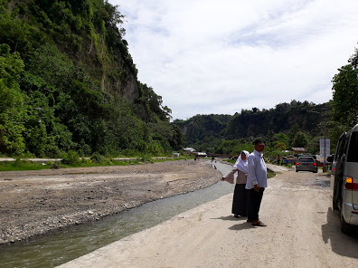 Sungai kecil di Ngarai Sianok