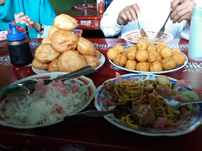 Bola Kubang atau Sala Lauak Kuliner Bukittinggi