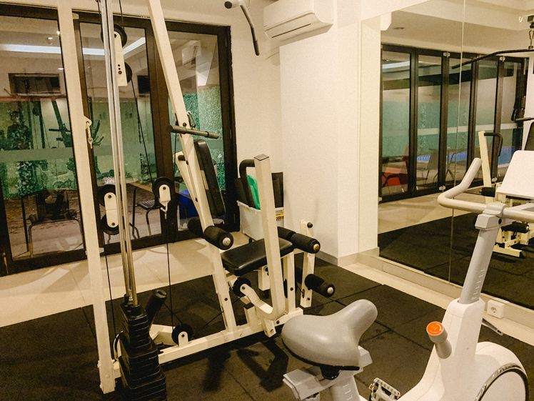 ruang gym hotel sofyan