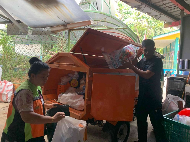 kendaraan pengangkut sampah