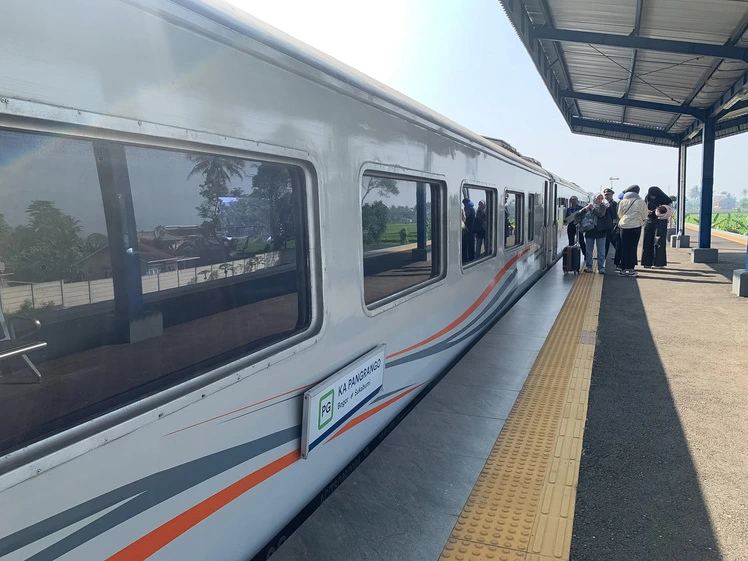 Cisaat Station, the nearest train station to Situ Gunung in Sukabumi